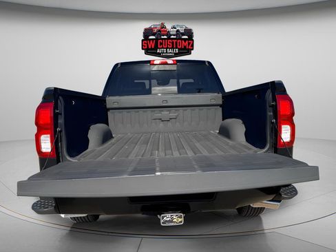 Used 2018 Chevrolet Silverado 1500 High Country image 14