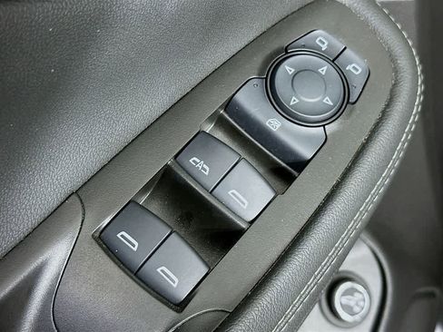 Used 2022 Buick Encore GX Essence w/ Experience Buick Package image 28