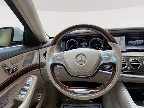 Used 2017 Mercedes-Benz S 550 4MATIC Sedan w/ Premium Package image 11