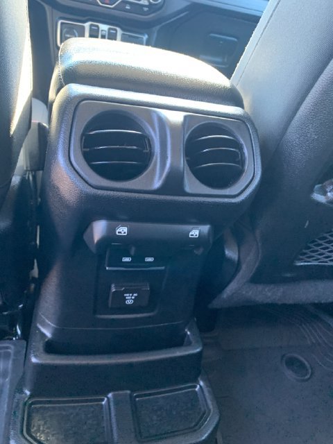 Used 2024 Jeep Wrangler Unlimited Rubicon 4xe AWD/4WD image 20