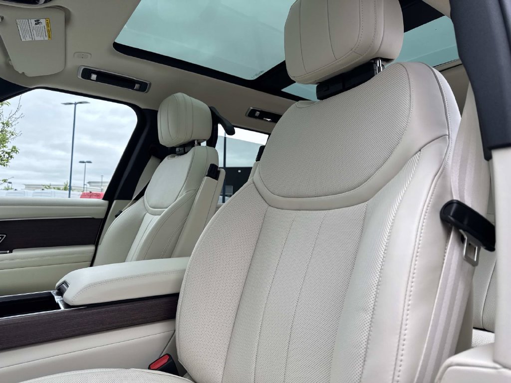 New 2026 Land Rover Range Rover SE AWD/4WD image 22
