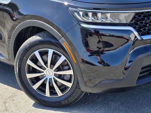 Used 2021 Kia Sorento LX FWD image 9