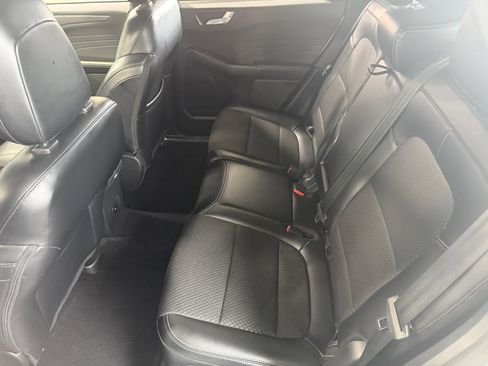 Used 2023 Ford Escape SE FWD image 10