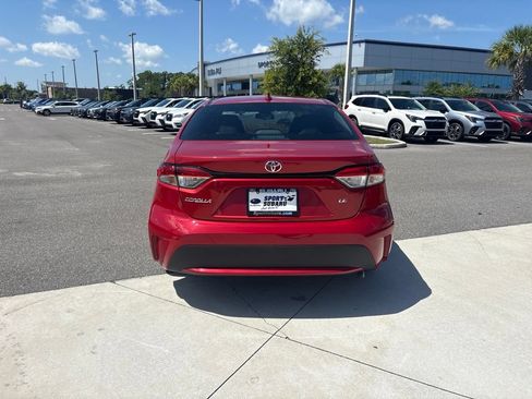 Used 2021 Toyota Corolla LE w/ LE Convenience Package FWD image 6
