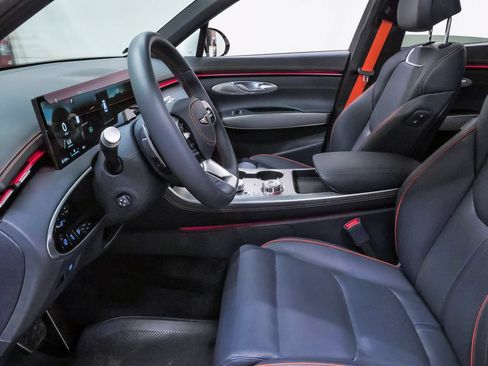 Certified 2026 Genesis GV70 2.5T Sport Prestige AWD/4WD image 9