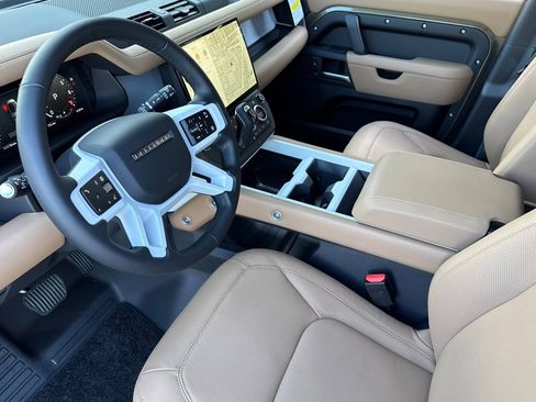 New 2026 Land Rover Defender 130 X-Dynamic SE image 5