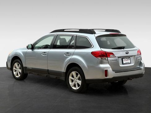 Used 2013 Subaru Outback 2.5i Premium AWD/4WD image 5