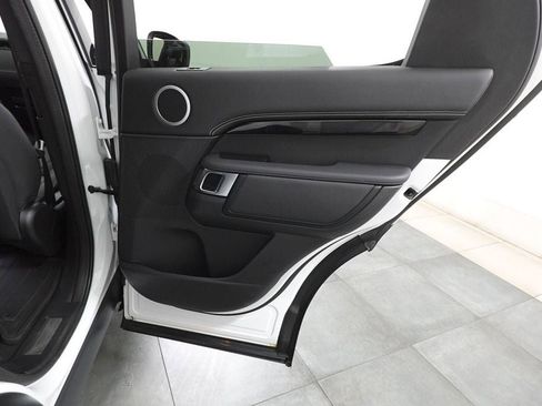 Used 2023 Land Rover Discovery Metropolitan Edition AWD/4WD image 31