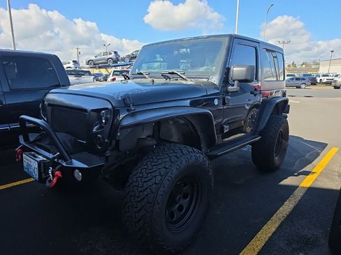 Used 2011 Jeep Wrangler Rubicon w/ PWR Convenience Group image 11