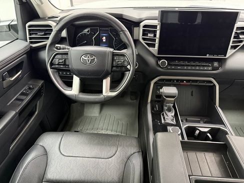 Used 2022 Toyota Tundra Limited image 32
