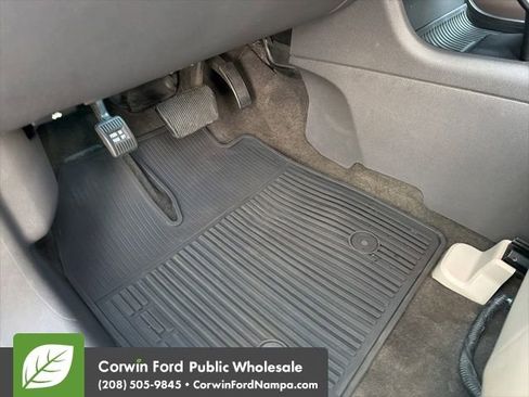 Used 2013 Ford Edge Limited image 25