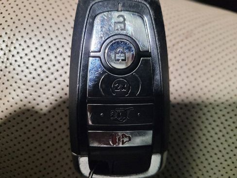 Used 2022 Lincoln Corsair AWD w/ Premium Package image 32