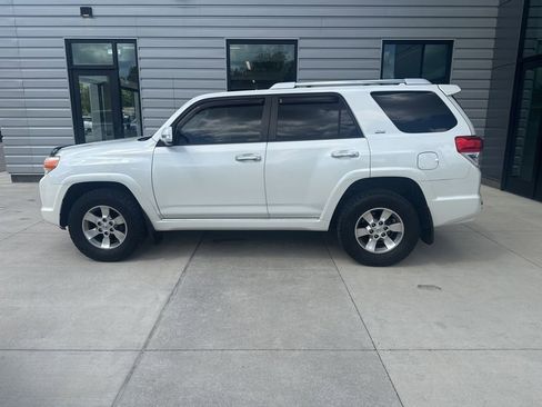 Used 2012 Toyota 4Runner SR5 w/ Premium Pkg AWD/4WD image 4