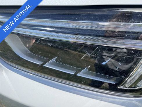 Used 2018 Buick Encore Essence w/ Experience Buick Package image 8