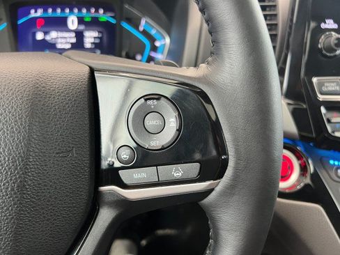 Used 2018 Honda Odyssey Elite image 25