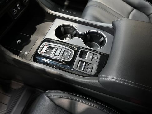 Used 2024 Honda Pilot Touring image 19