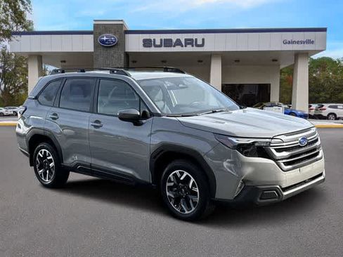 Used 2025 Subaru Forester Premium AWD/4WD image 8
