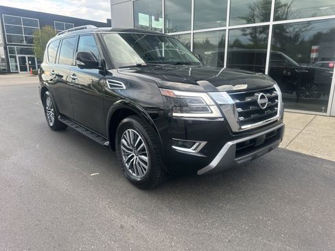 Used 2024 Nissan Armada SL w/ Cargo Package AWD/4WD image 3