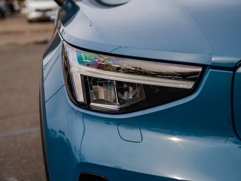 Used 2023 Volvo C40 P8 Recharge Ultimate image 12