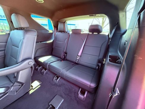Used 2025 Chevrolet Traverse LT image 28