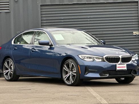 Used 2021 BMW 330i xDrive 330i xDrive w/ Premium Package image 10