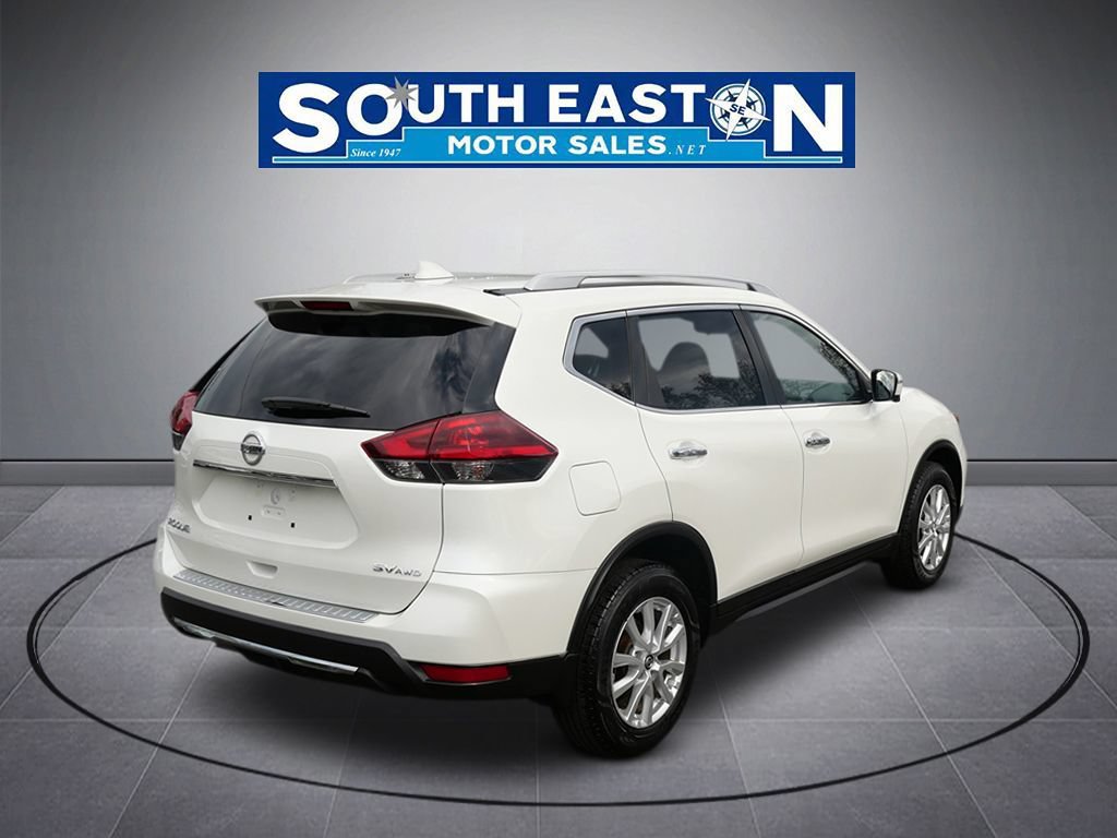 Used 2018 Nissan Rogue SV w/ Premium Package AWD/4WD image 6