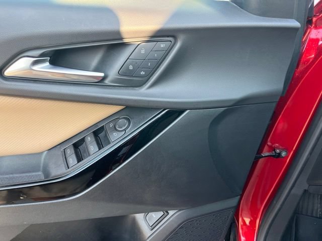 Used 2025 Chevrolet Equinox ACTIV w/ Convenience Package III FWD image 15