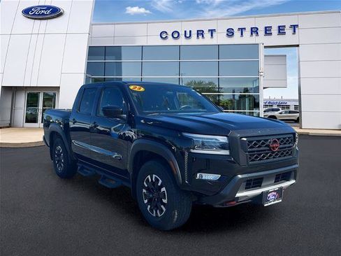 Used 2023 Nissan Frontier PRO-4X w/ Pro Convenience Package AWD/4WD image 3