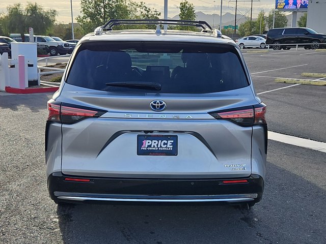 Used 2023 Toyota Sienna Platinum FWD image 7
