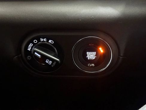 Used 2019 Maserati Levante GranLusso image 33