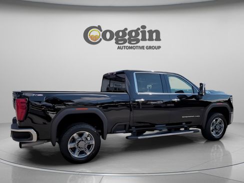 Used 2025 GMC Sierra 2500 SLT w/ SLT Premium Package image 19