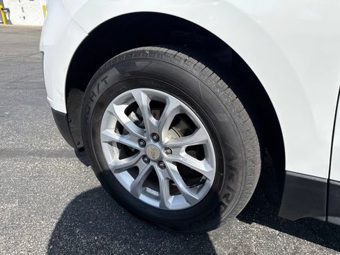 Used 2020 Chevrolet Equinox LT w/ Driver Convenience Package AWD/4WD image 6