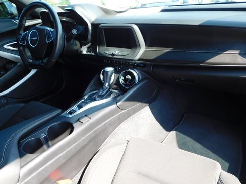 Used 2020 Chevrolet Camaro LT RWD image 17