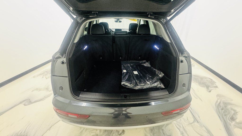 Used 2018 Audi Q5 2.0T Premium Plus w/ Premium Plus Package AWD/4WD image 11