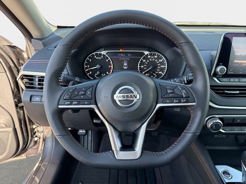 Used 2022 Nissan Altima 2.5 SR image 26