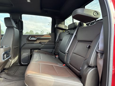 Used 2022 GMC Sierra 1500 Denali w/ Denali Reserve Package AWD/4WD image 32