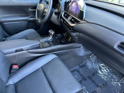 Used 2024 Lexus UX 250h F Sport image 16