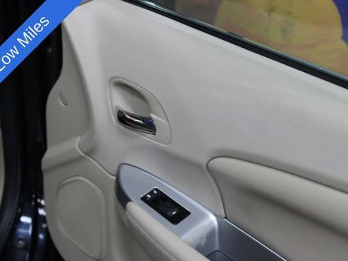 Used 2012 Chrysler 200 Limited FWD image 9