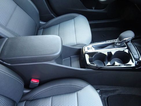 New 2026 Chevrolet Trax LT w/ Sunroof Package FWD image 17