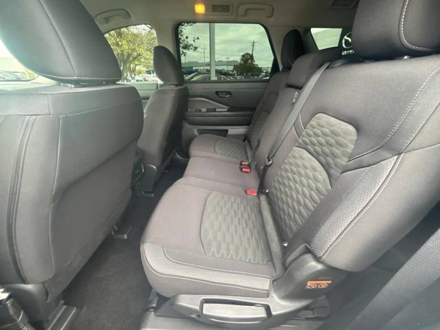 Used 2024 Nissan Pathfinder S AWD/4WD image 19