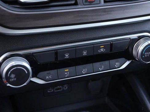 Used 2024 Nissan Altima 2.5 SV image 16