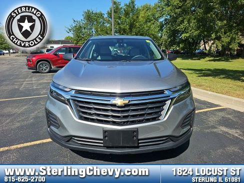Used 2023 Chevrolet Equinox LS image 2