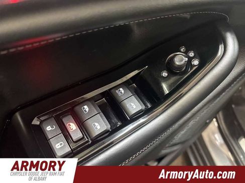 Used 2023 Jeep Grand Cherokee L Overland image 8