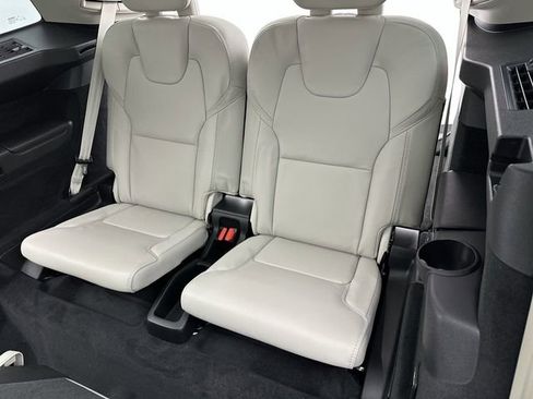 Certified 2025 Volvo XC90 T8 Ultra w/ Lounge Package image 24