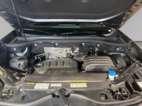 Used 2025 Volkswagen Atlas SE AWD/4WD image 14