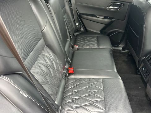 Used 2023 Nissan Rogue Platinum w/ Platinum Premium Package image 15