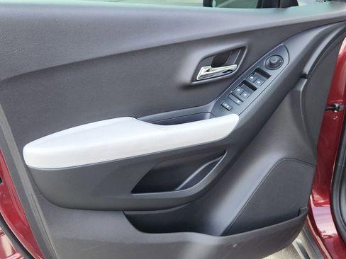 Used 2017 Chevrolet Trax LS image 6