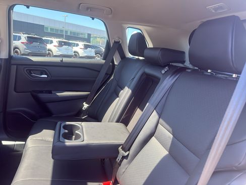 Certified 2024 Nissan Rogue SV w/ SV Premium Package AWD/4WD image 34