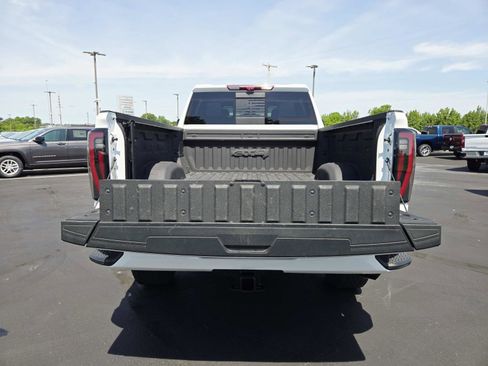 Used 2024 GMC Sierra 2500 AT4 w/ AT4 Premium Plus Package AWD/4WD image 21
