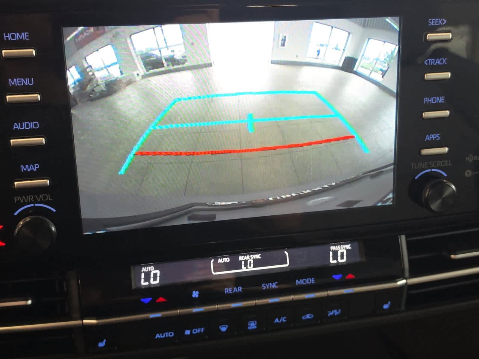 Used 2024 Toyota Sienna AWD image 27